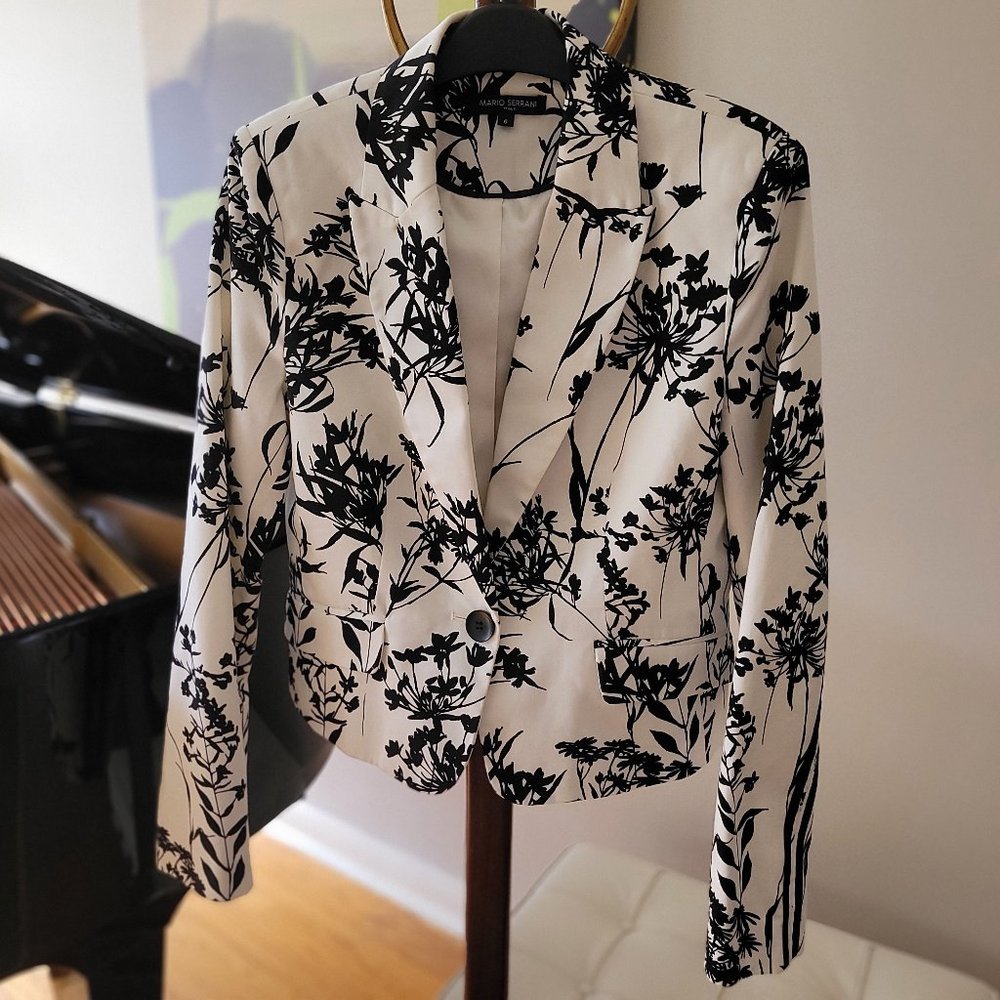 Mario Serrani Black and White Floral Blazer US 6